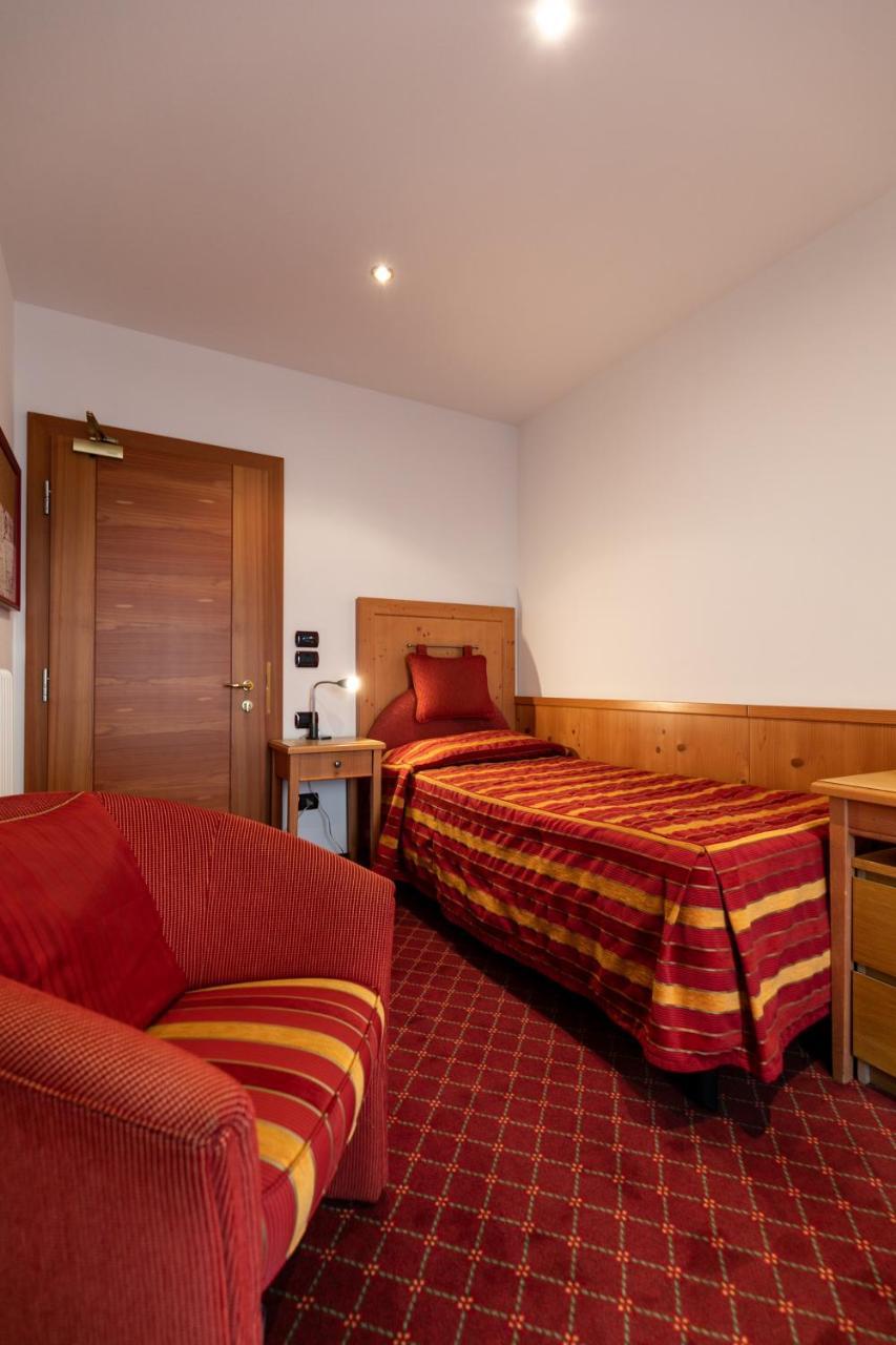 Hotel Isolabella Wellness Fiera Di Primiero Ngoại thất bức ảnh