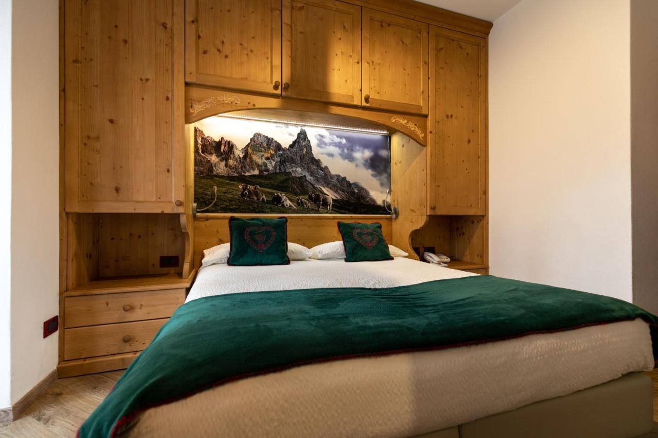 Hotel Isolabella Wellness Fiera Di Primiero Ngoại thất bức ảnh